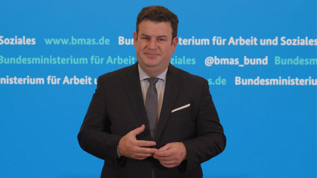 Bundearbeitssminister Hubertus Heil.Öffnet Seite: Bundesarbeitsminister Heil sendet Videobotschaft an Jobcenter