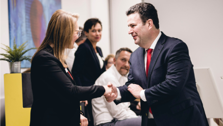 Bundesminister Hubtertus Heil zu Besuch im Jobcenter Kiel