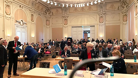 Teilnehmende tauschen sich in Wuppertal über gute Beratungspraxis aus.